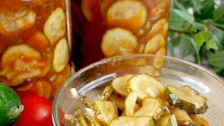 Słoikowy hit: ogórki z przecierem i cebulką