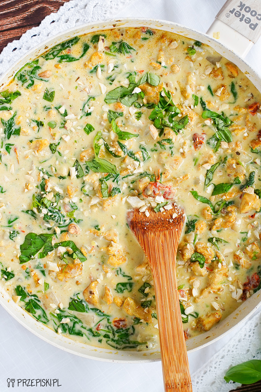 Kurczak w sosie gorgonzola z parmezanem i szpinakiem