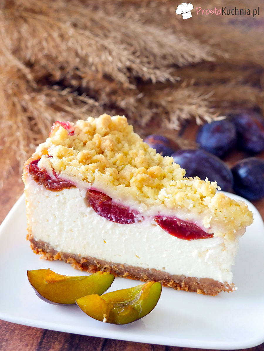 Sernik ze śliwkami na ciasteczkowym spodzie