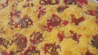 Maślane ciasto ze śliwkami i kruszonką – puszyste, wilgotne i zawsze się udaje