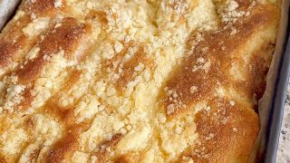 Najprostsze ciasto drożdżowe z kruszonką – zawsze się udaje