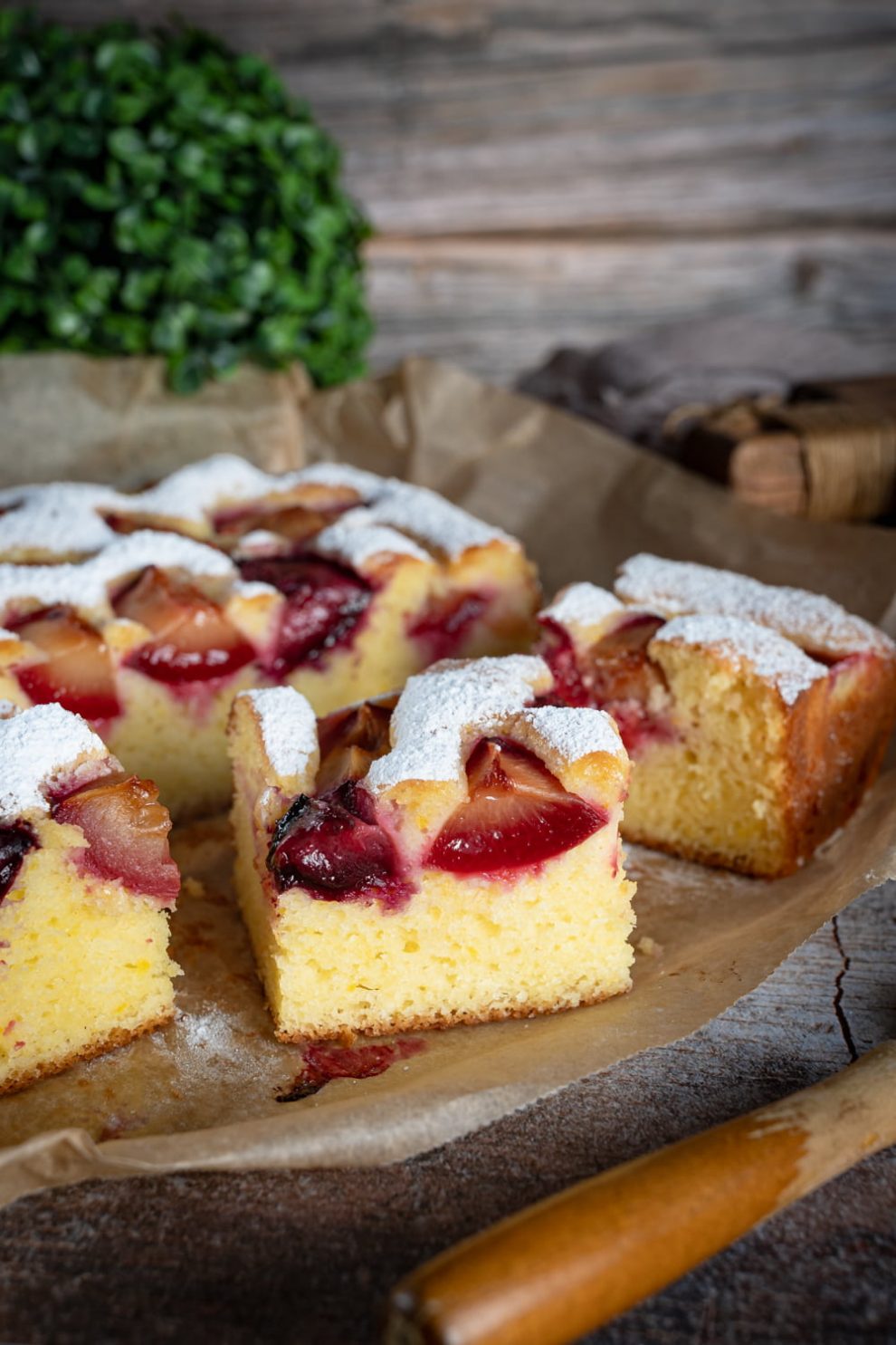 Ciasto jogurtowe ze śliwkami