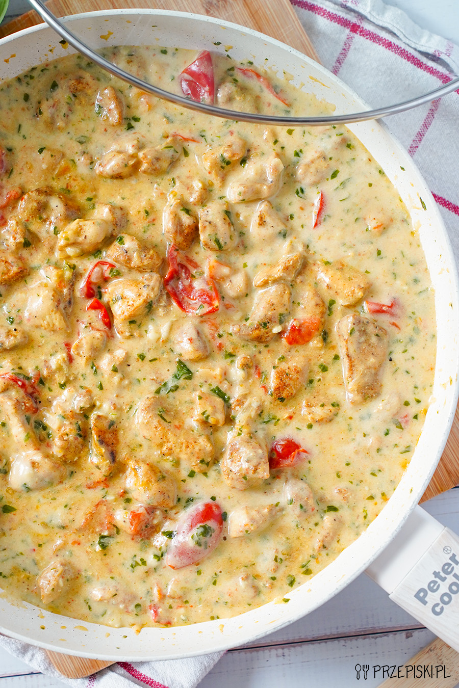 Kurczak w sosie bazyliowym