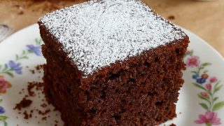 Murzynek na kefirze – przygotujesz w 10 minut bez miksera