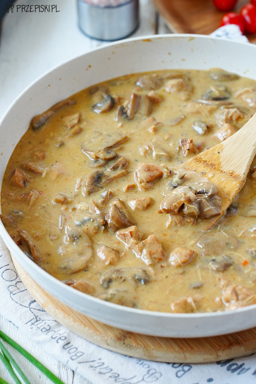 Gulasz wieprzowy z pieczarkami