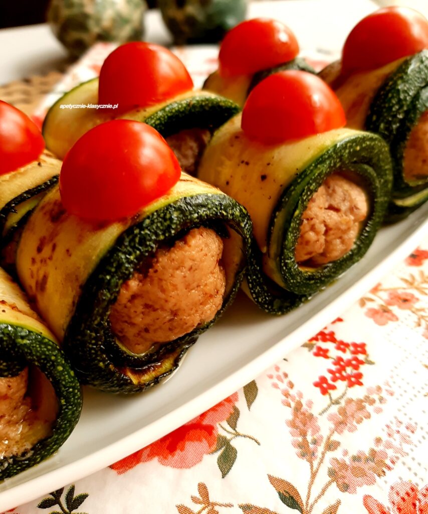 ROLADKI Z CUKINII Z PASTĄ Z ORZECHÓW WŁOSKICH