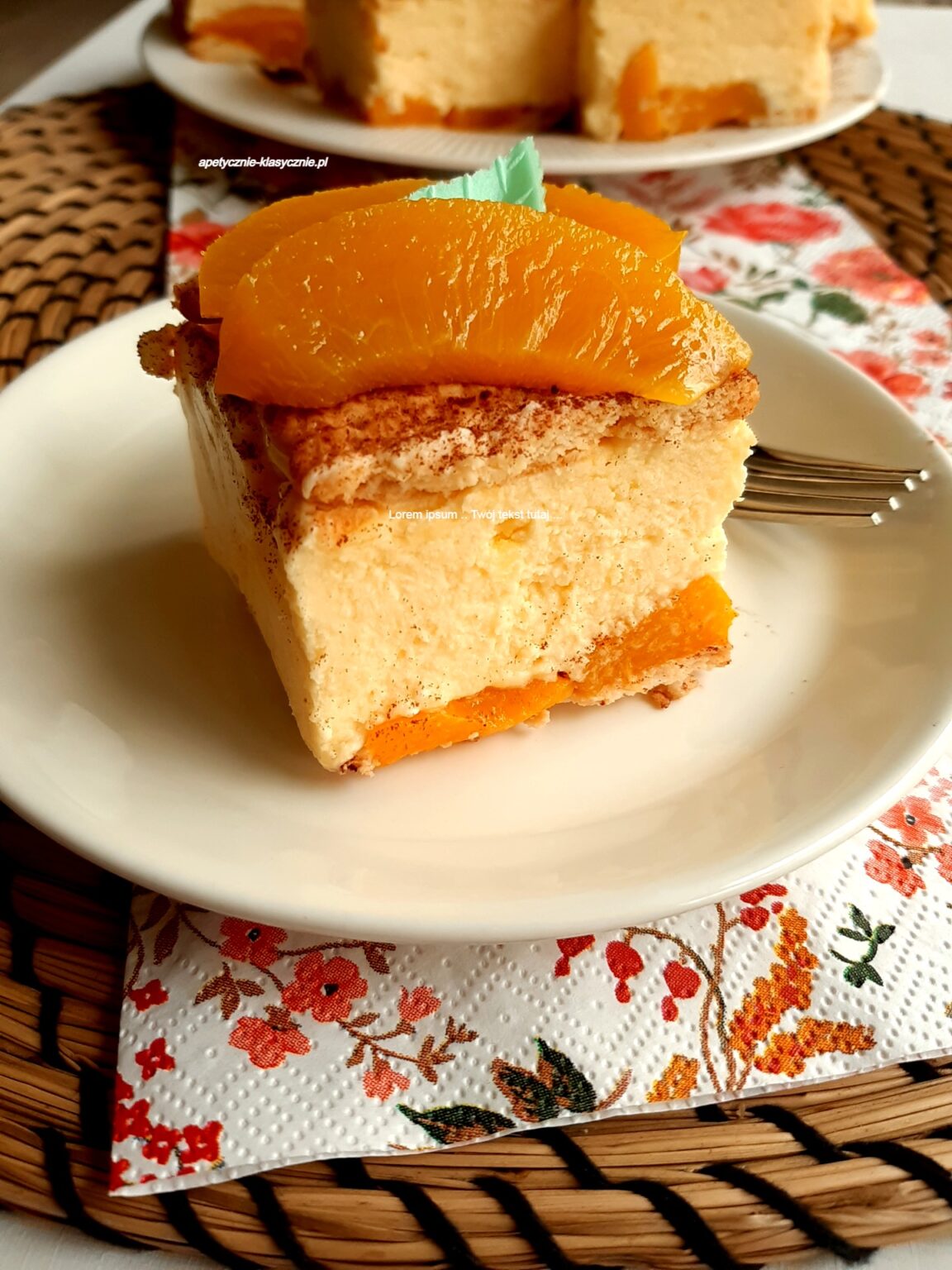 SERNIK GOTOWANY Z BRZOSKWINIAMI