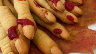 Paluchy wiedźmy – kruche ciasteczka migdałowe na Halloween