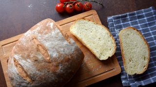 Domowy chleb drożdżowy jak z piekarni