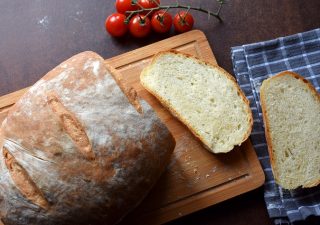 Domowy chleb drożdżowy jak z piekarni