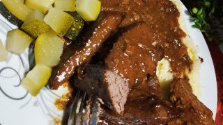 Wątroba wieprzowa w sosie własnym