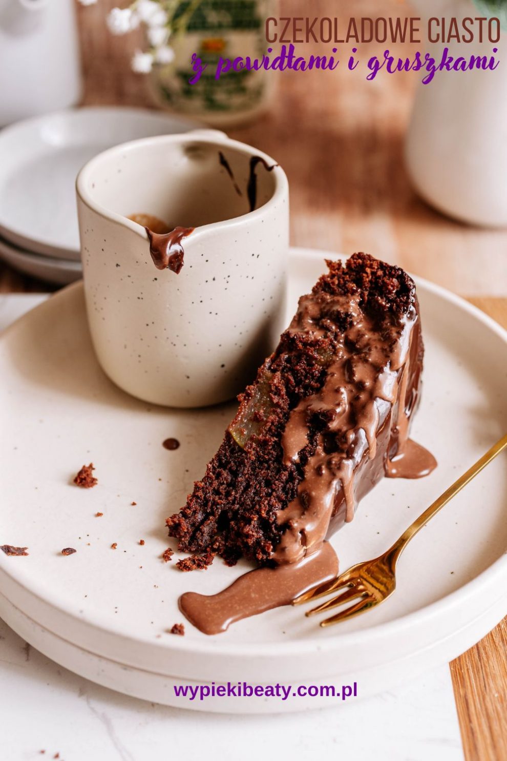 Czekoladowe ciasto z powidłami i gruszkami