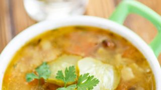 Zupa ogórkowa z rosołu