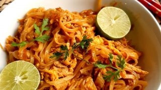 MAKARON SMAŻONY PO TAJSKU (PAD THAI)