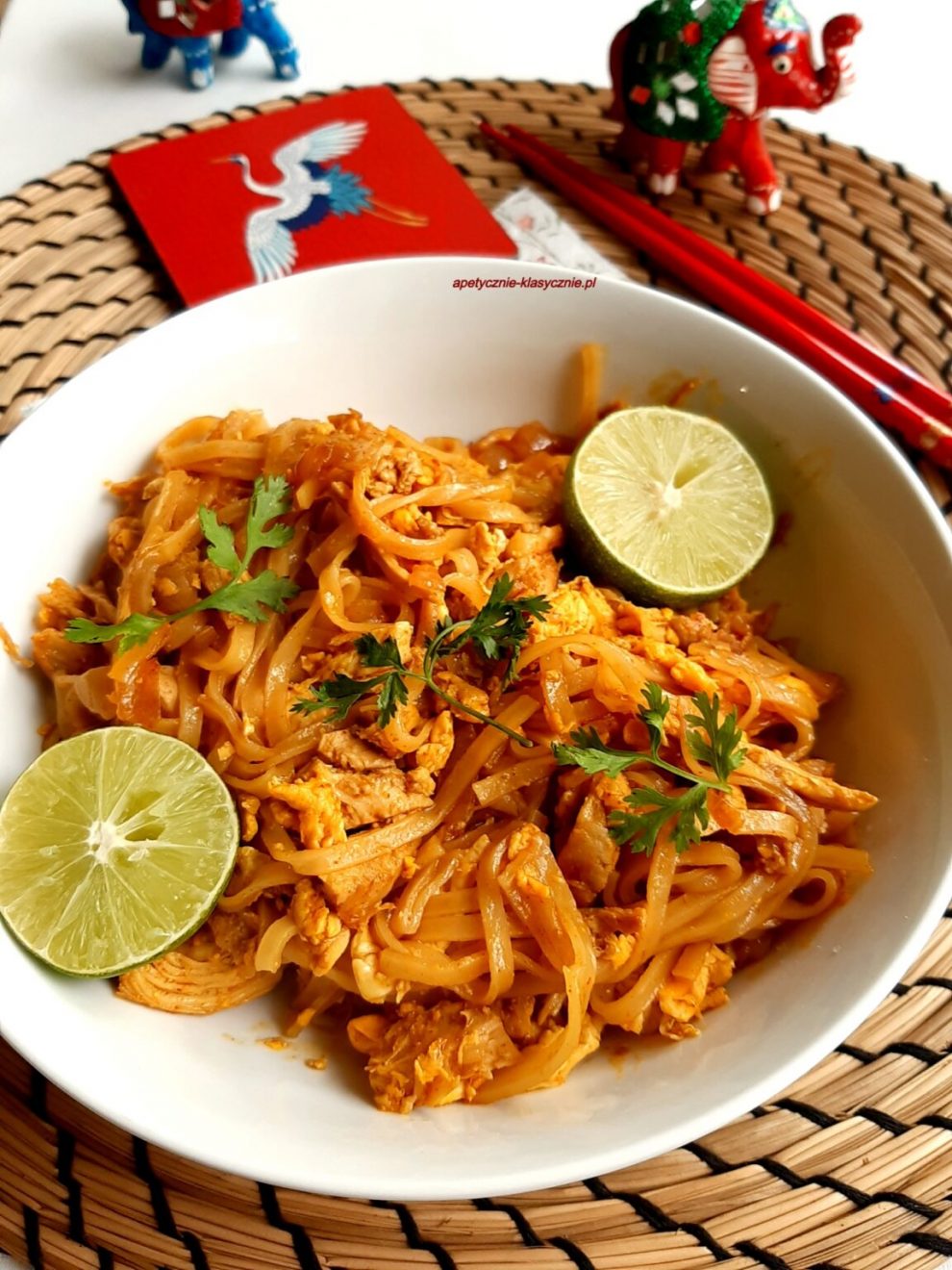 MAKARON SMAŻONY PO TAJSKU (PAD THAI)