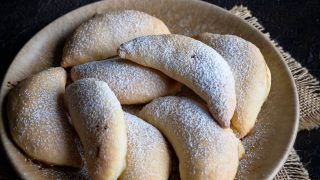 Rogaliki z twarogowo-bananowym nadzieniem