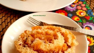 ROLADA BISZKOPTOWA Z JABŁKAMI