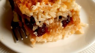 RYŻ ZAPIEKANY Z JABŁKIEM I ŻURAWINĄ