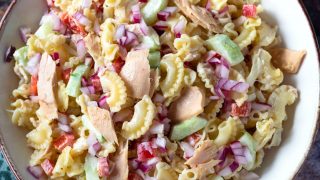 Sałatka makaronowa z tuńczykiem