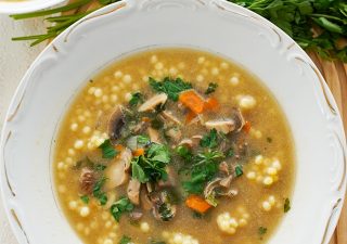 Zupa pieczarkowa z kuskusem perłowym