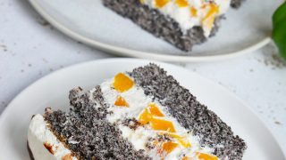 Ciasto Makowa Dama z Brzoskwiniami