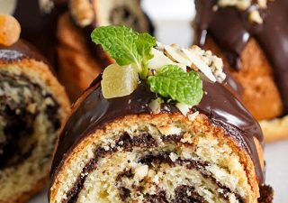 Drożdżowa babka makowa