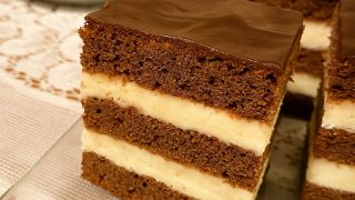 Piernik z kremem budyniowym – idealny do kawy i na świąteczny stół