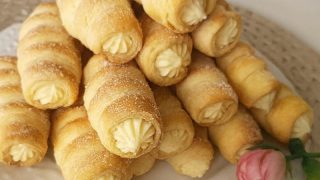 Rożki z kremem budyniowym – prosty przepis na coś pysznego do kawy