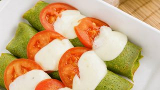 Szpinakowe naleśniki z piekarnika z lekkim farszem – zdrowy, pożywny i prosty obiad