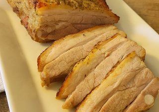 Boczek pieczony – domowy i pachnący, aż ciężko mu się oprzeć