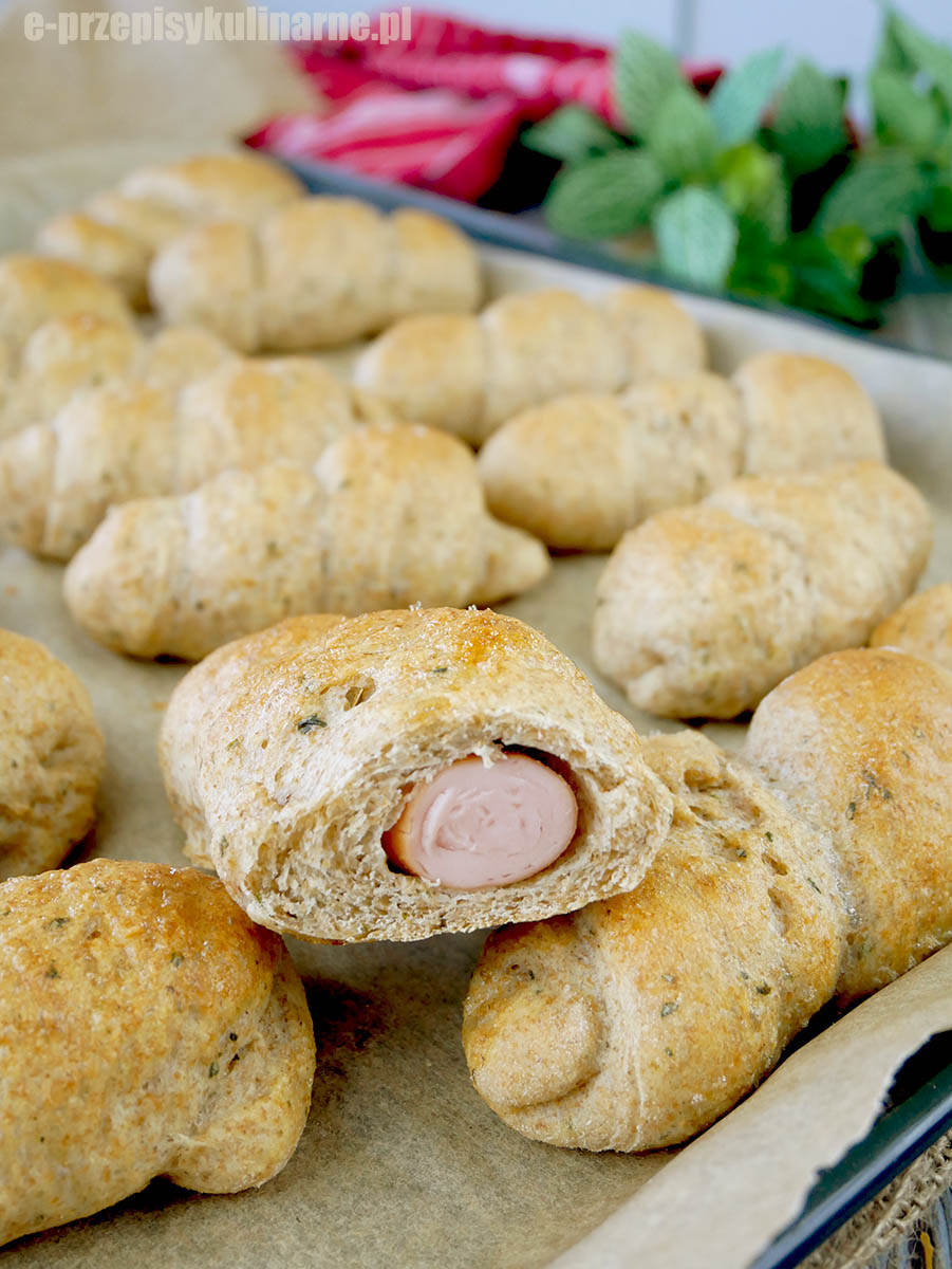 Bułki z parówką – miękkie, domowe i idealne na szybką przekąskę