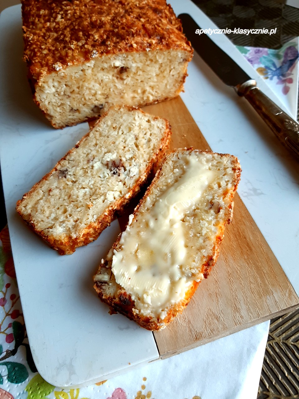 CHLEB OWSIANO-JAGLANY NA TWAROGU (BEZ MĄKI)