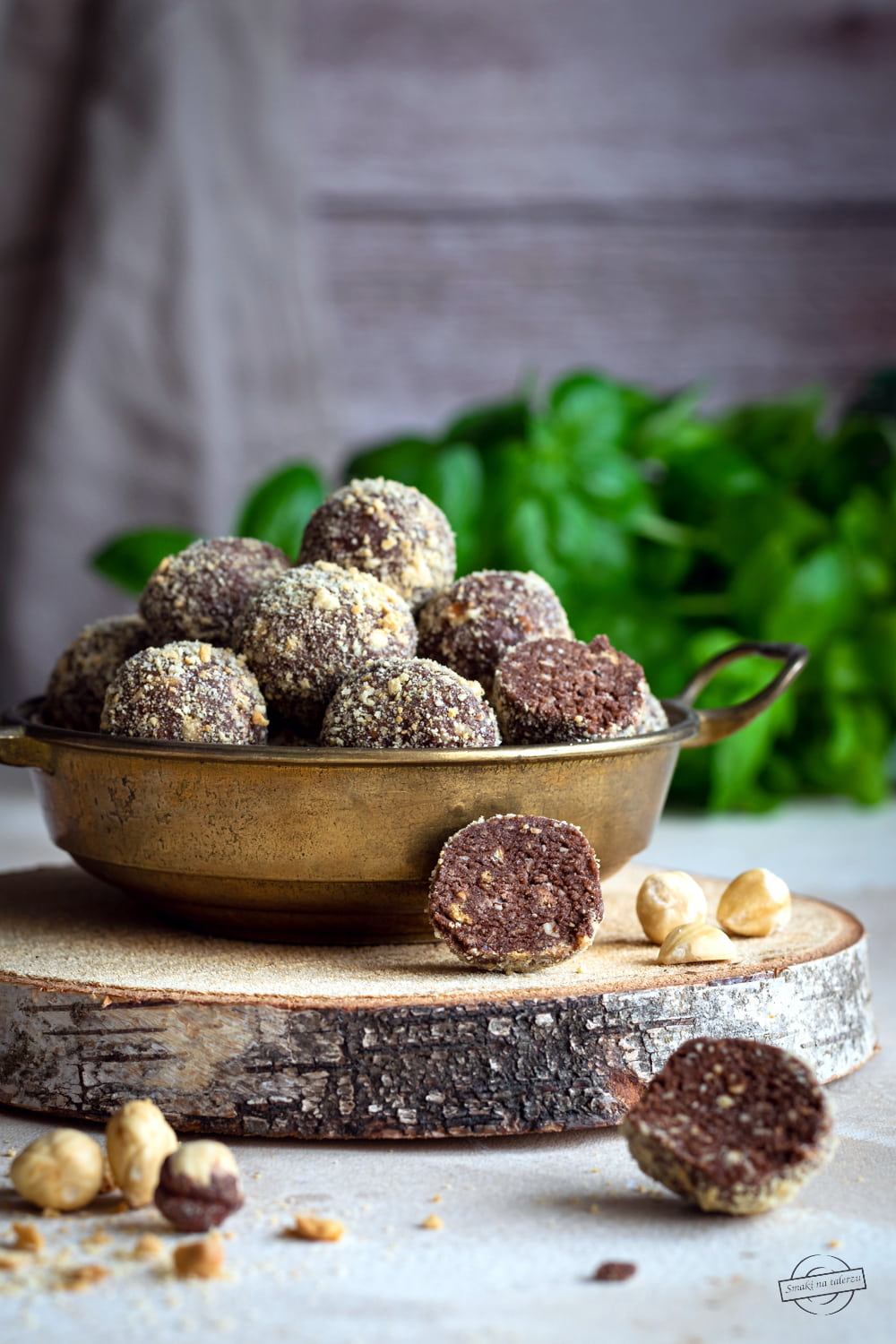 Rumowe kuleczki herbatnikowo-orzechowe