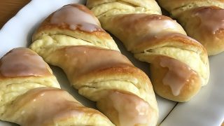 Drożdżówki z serem – mięciutkie i pachnące jak z piekarni