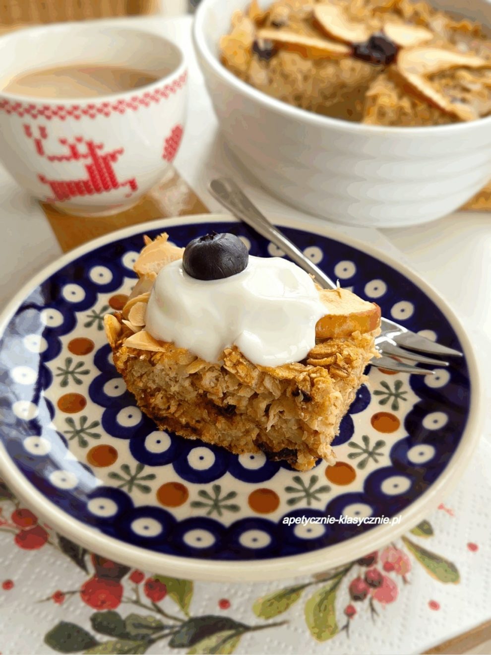 PIECZONA OWSIANKA PIERNIKOWA Z JABŁKIEM