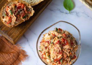 Pasta z makreli z pieczoną papryką