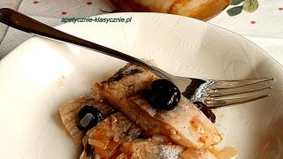 ŚLEDZIE KORZENNE Z ŻURAWINĄ