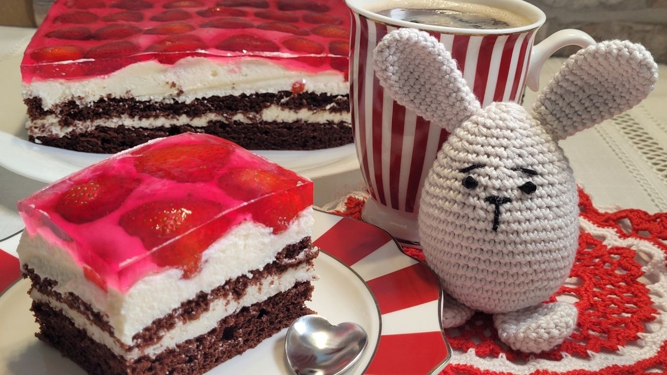 Ciasto z galaretka i truskawkami