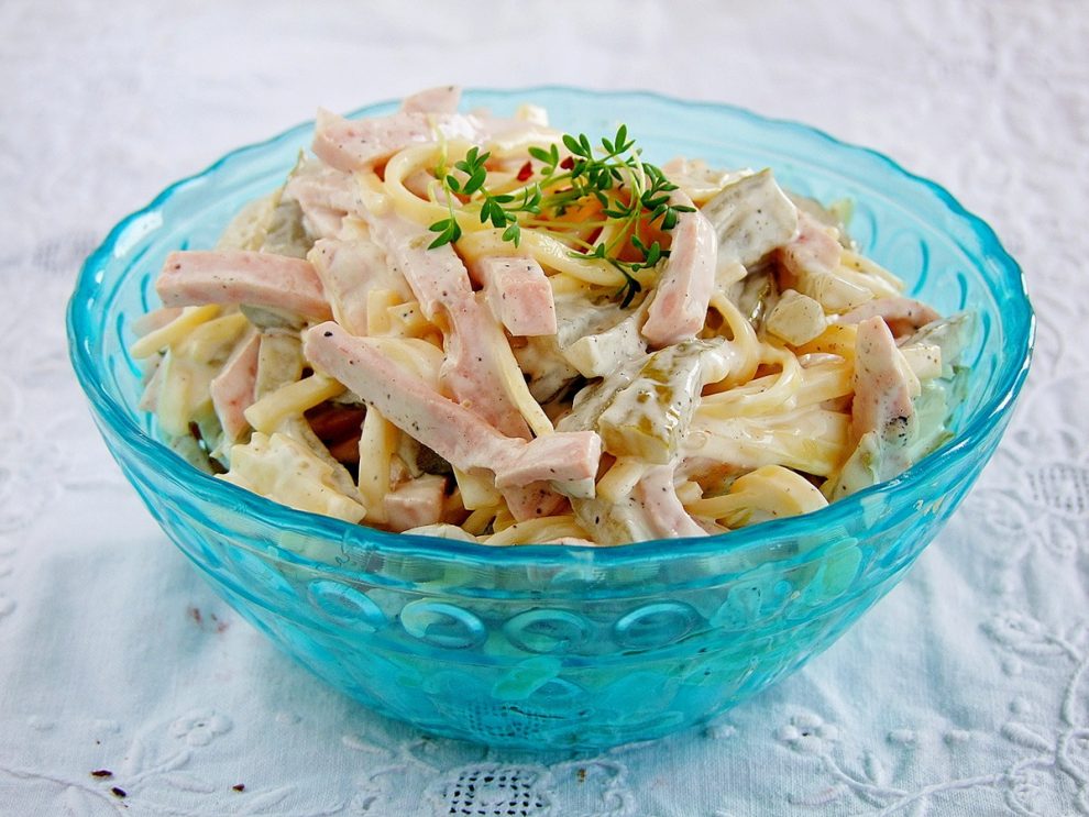 Sałatka z mortadeli