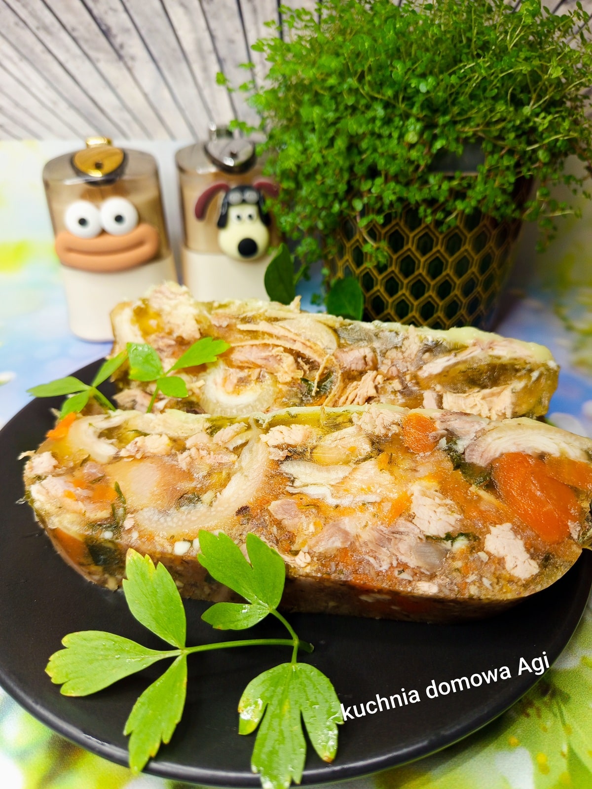 Galareta wieprzowa z nóg wieprzowych i żeberek pieczeniowych