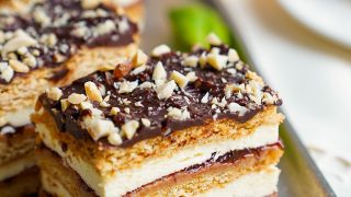 Miodownik z kremem budyniowym