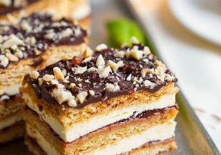 Miodownik z kremem budyniowym