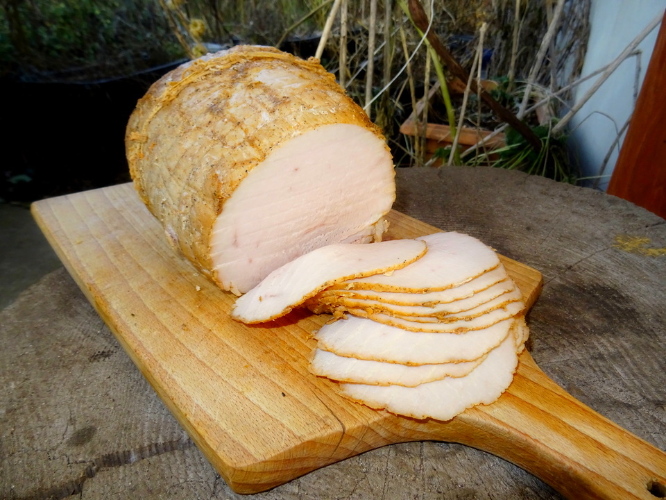 Szynka miodowa z indyka na kanapki z piekarnika