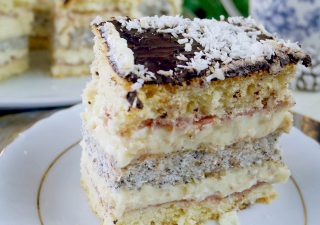 Ciasto Niespodzianka Markizy – elegancki, warstwowy deser z makowym akcentem