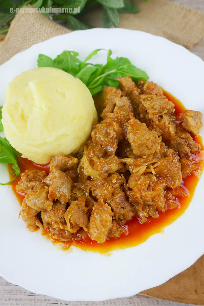 Gulasz segedyński – aromatyczny, rozgrzewający i bardzo smaczny obiad