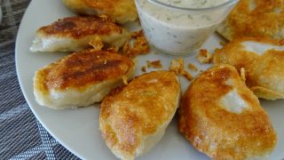 Pierogi z kaszą jęczmienną i cebulką