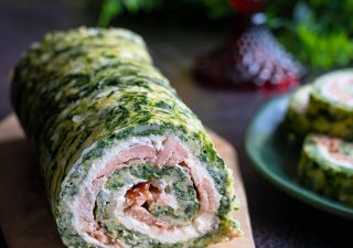 Rolada serowo-szpinakowa z łososiem
