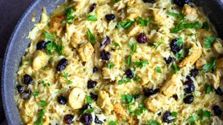 Ryż z kurczakiem w mleczku kokosowym z suszoną żurawiną