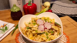 Sałatka makaronowa z kurczakiem