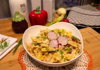 Sałatka makaronowa z kurczakiem